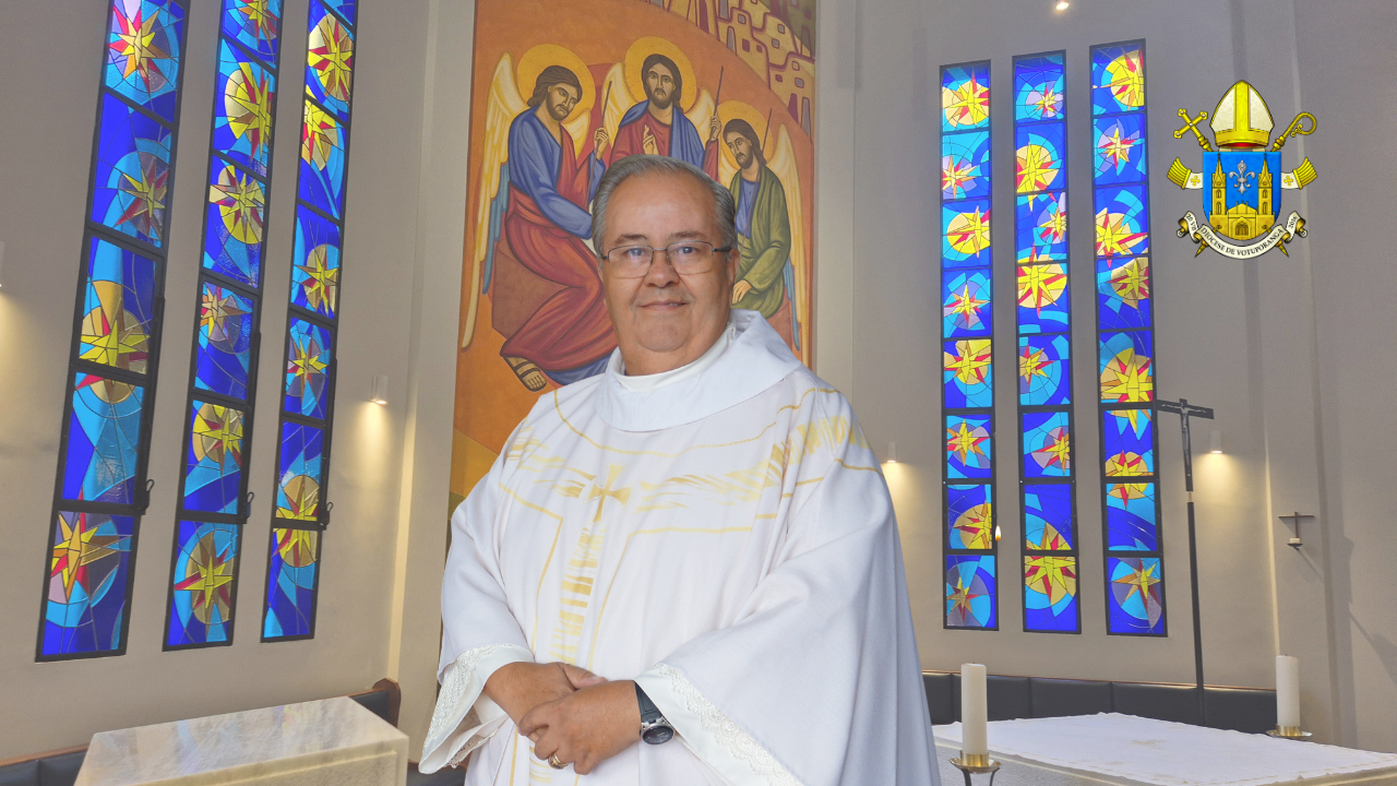Padre Marcio Roberto Martins dos Santos